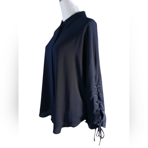 NWT Carmen Marc Valvo Blouse W Lace Up Sleeves - Picture 2 of 6